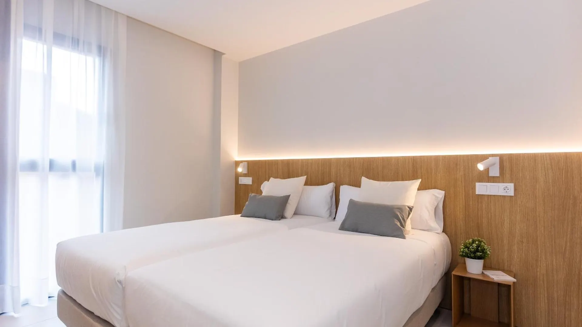 Fels Apartments Castelldefels Aparthotel
