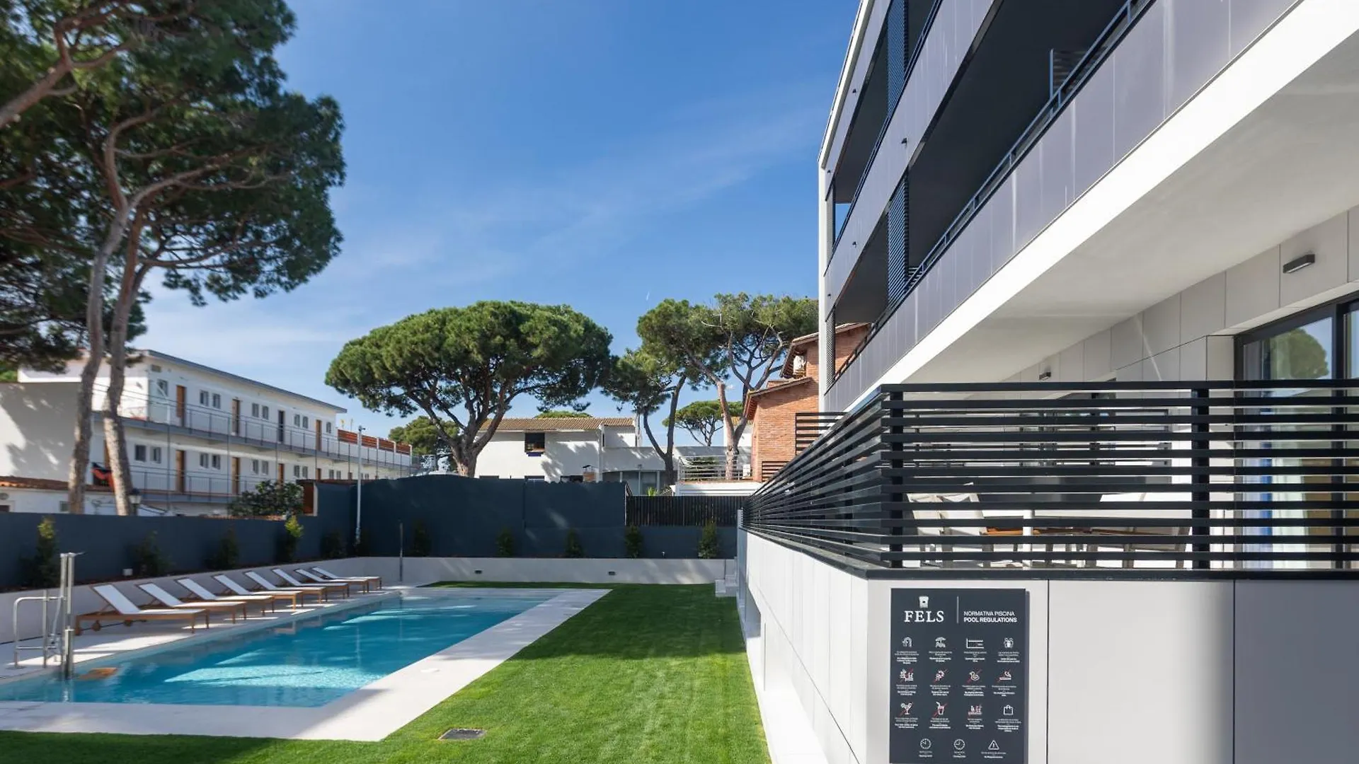 Fels Apartments Castelldefels Aparthotel